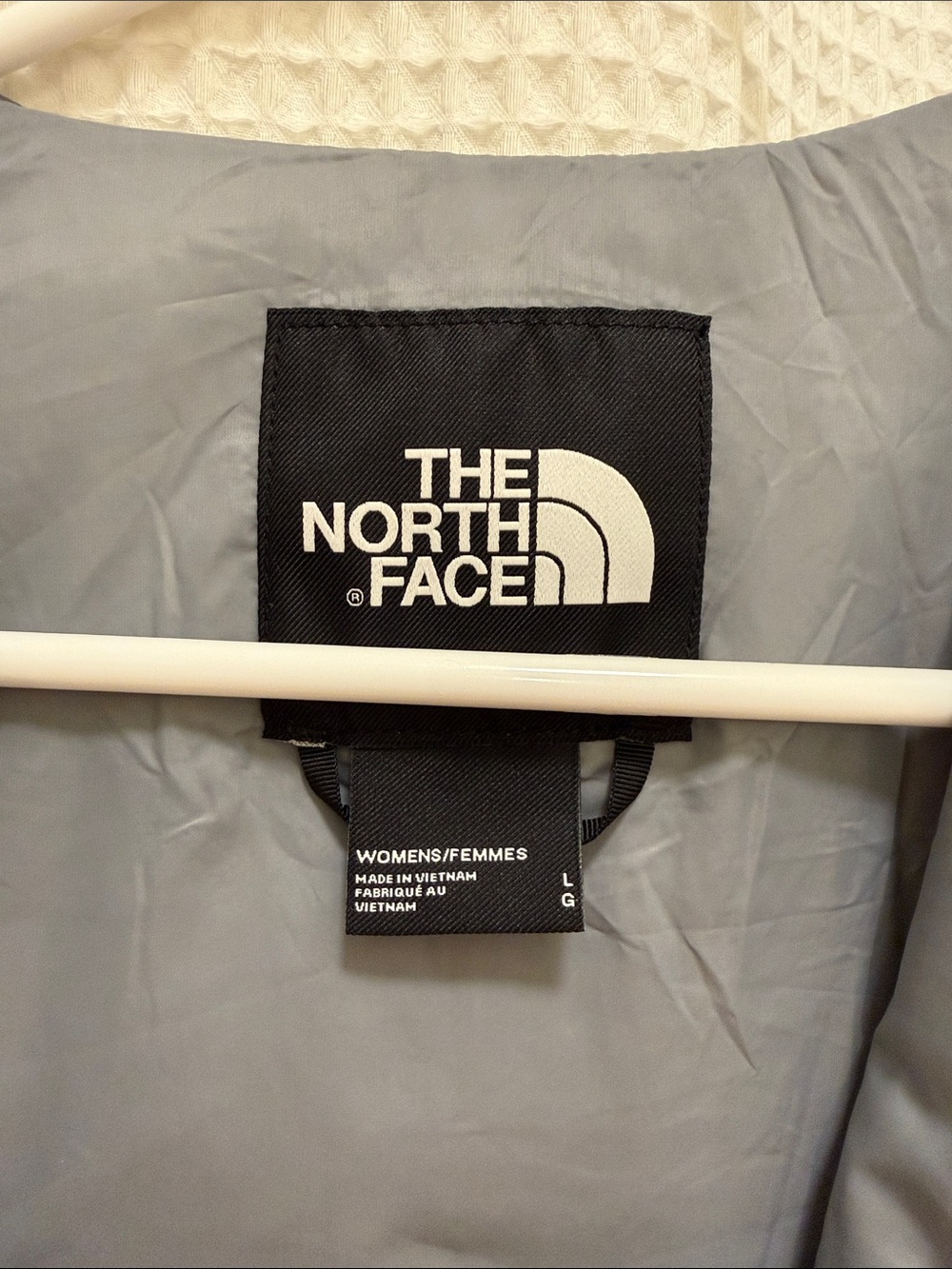The North Face Light Two Tone Gray Puffer Vest - NWT L - Picture 8 of 11